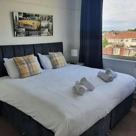 Holiday home Mackie House By Cliftonvalley Bristol